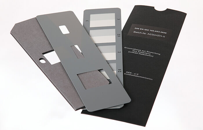 DEK Gray scale for the evaluation of bleeding according to DIN EN 20105-A03 - (long version/one sided)